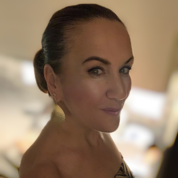 Meet your Posher, Tina - Picture 2 of 2